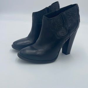 Black leather Diesel women’s ankle booties size 40